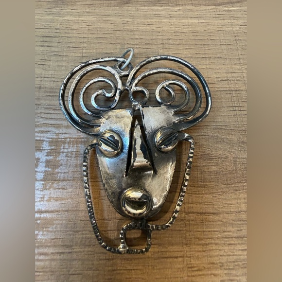 Jewelry - Vintage Modernist Abstract Face Brooch Silver Tone Artisan Pin